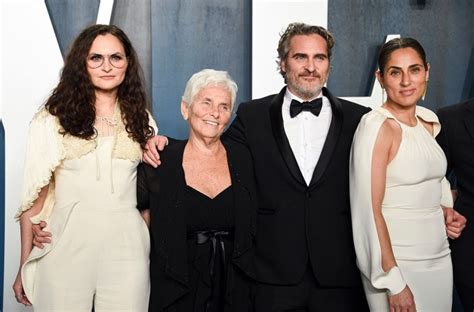 joaquin phoenix wife and kids